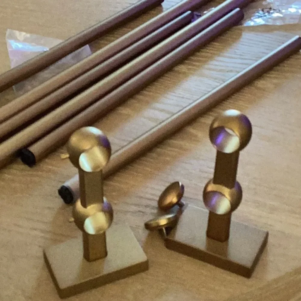 COPY Pottery Barn Double Curtain Rods & Wall Brackets, Brass, 28x48,New open box